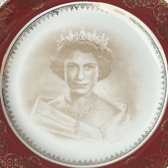 Vintage Crown Ducal Porcelain Plate Queen Elizabeth II England 1953 Coronation - Picture 2 of 10
